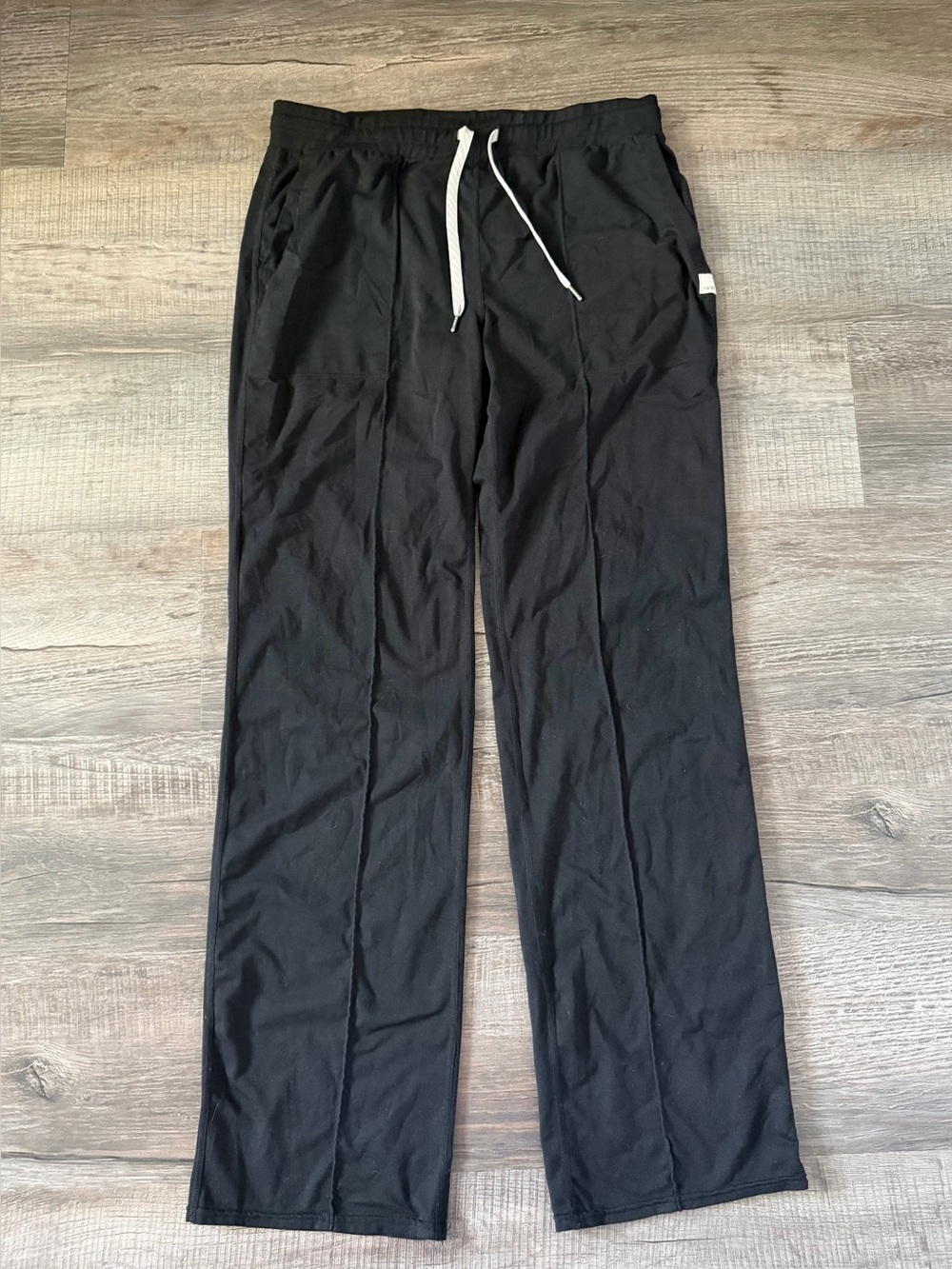 Vuori Halo Essential Wideleg Pant Black Medium Front Seam - Picture 3 of 5